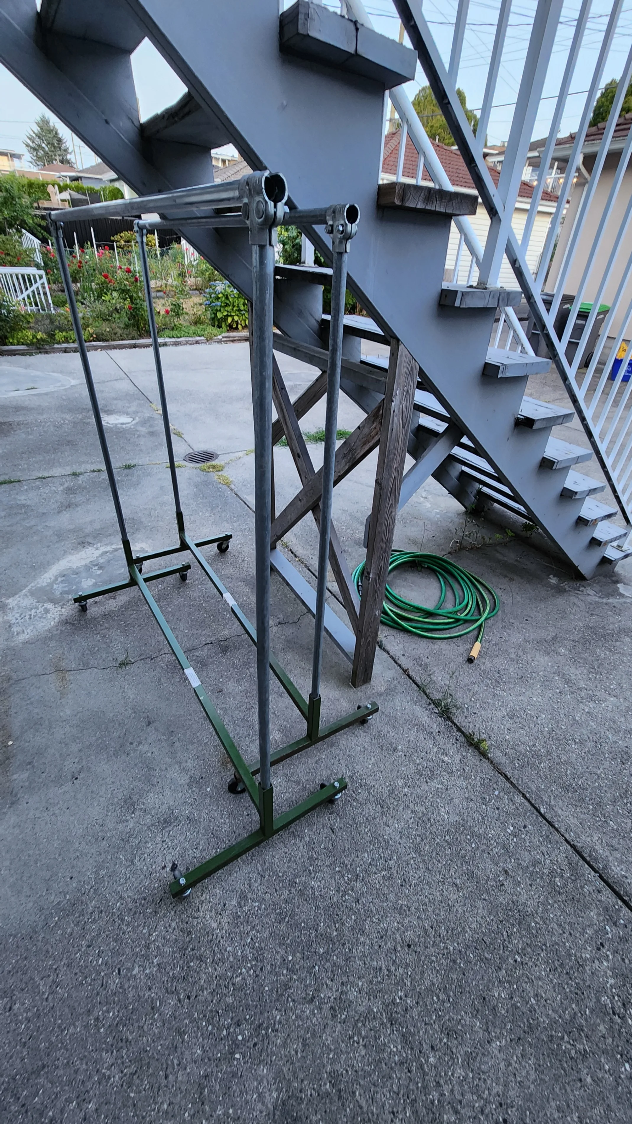 💪 Heavy Duty Clothing Rack - Built Tough 🚚 - $50 thumbnail