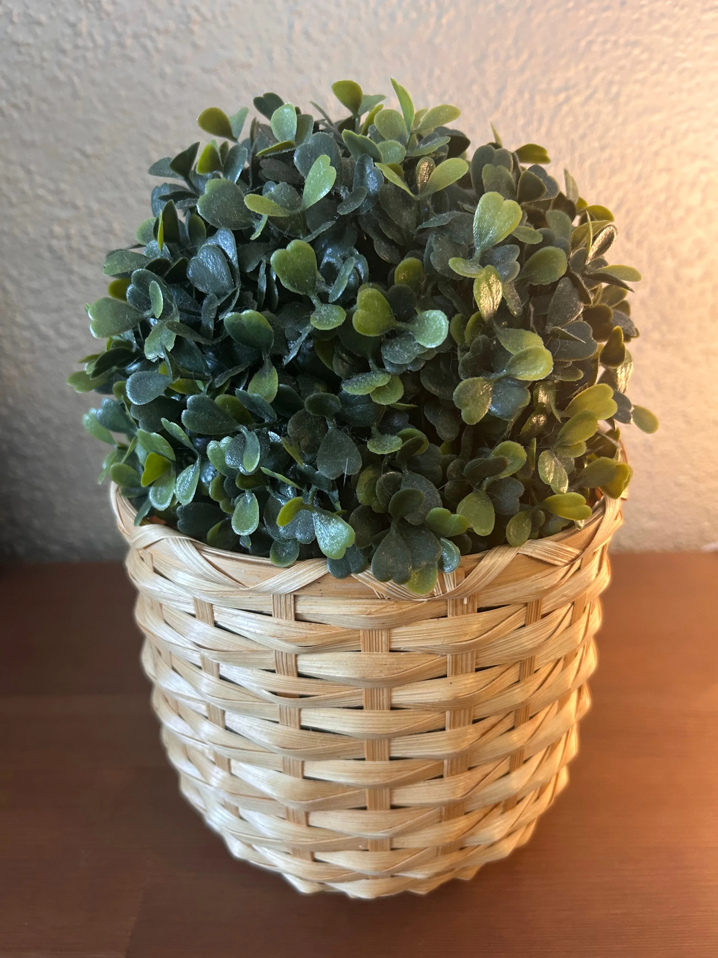 IKEA VINTERFEST Artificial Boxwood Plant in Woven Basket thumbnail
