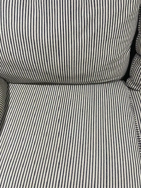 L-Shaped Striped Couch - Klaussner Brand image indicator(5)