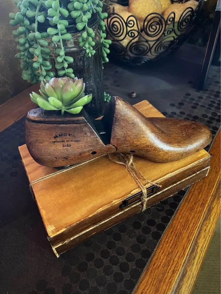 Refinished Vintage Shoe Form & 2 Restoration Hardware Books thumbnail