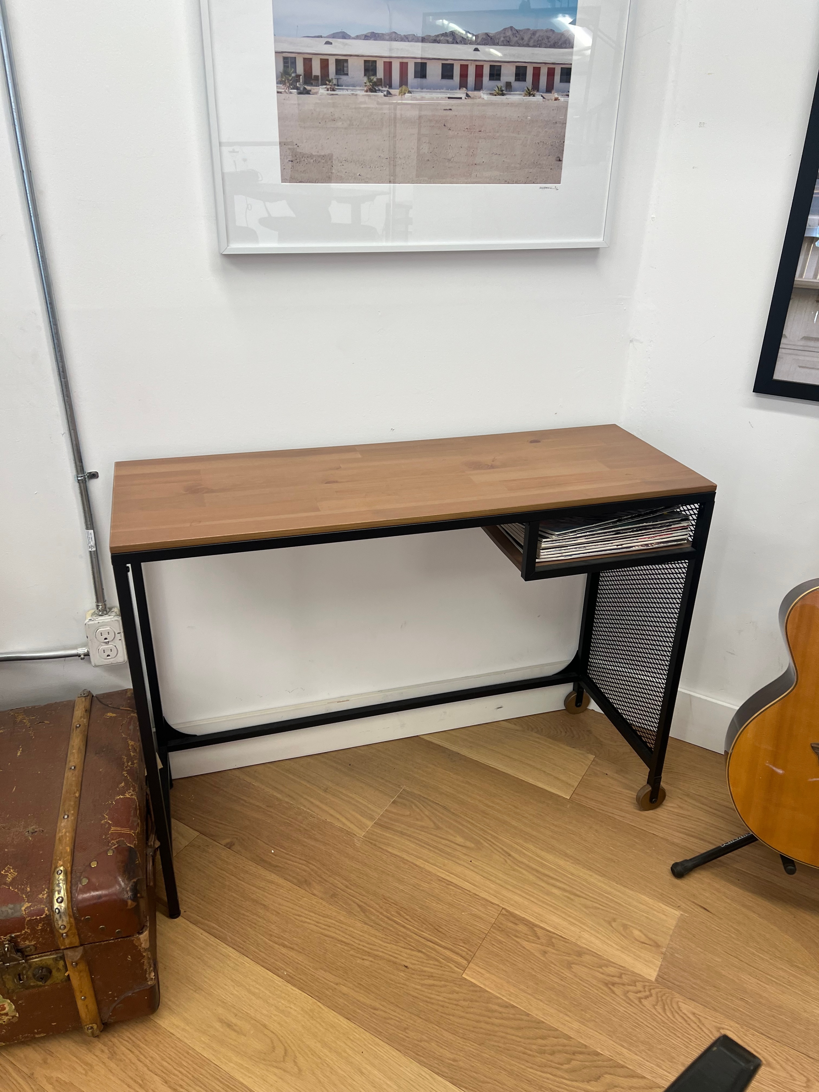 Lightweight IKEA Desk - photo 3