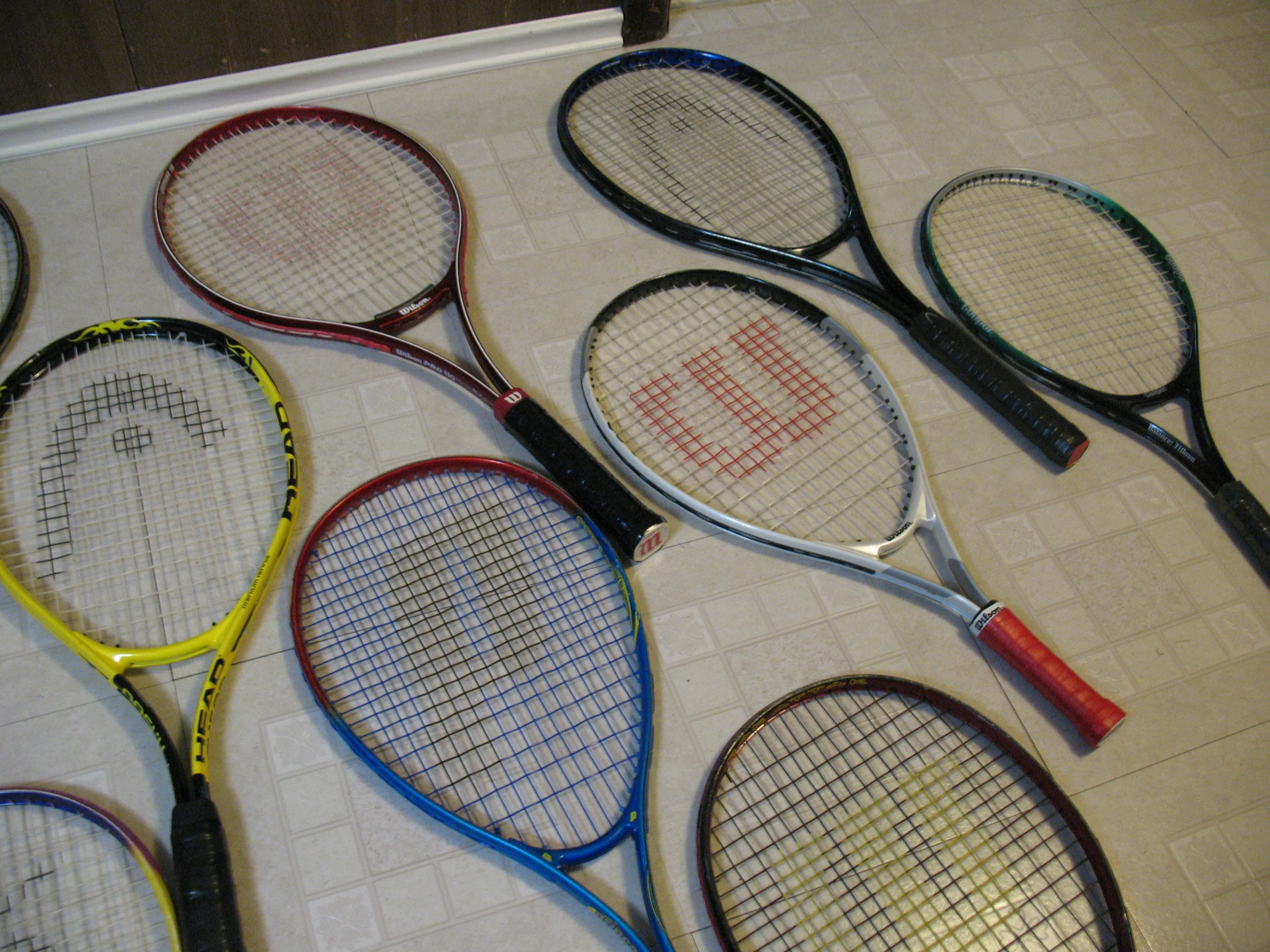 Tons of Tennis Rackets image indicator(5)