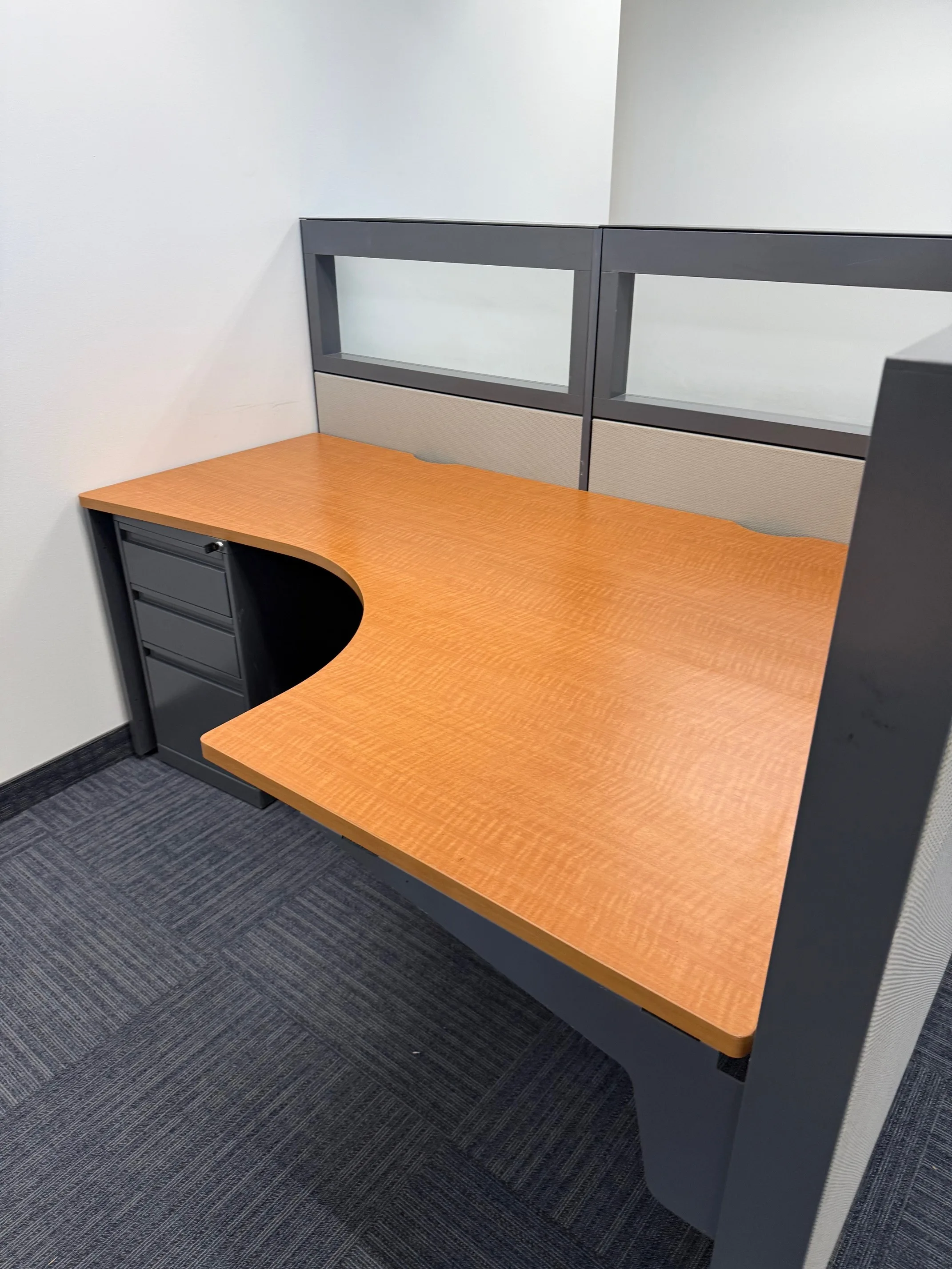 Teknion Workstation for Sale thumbnail