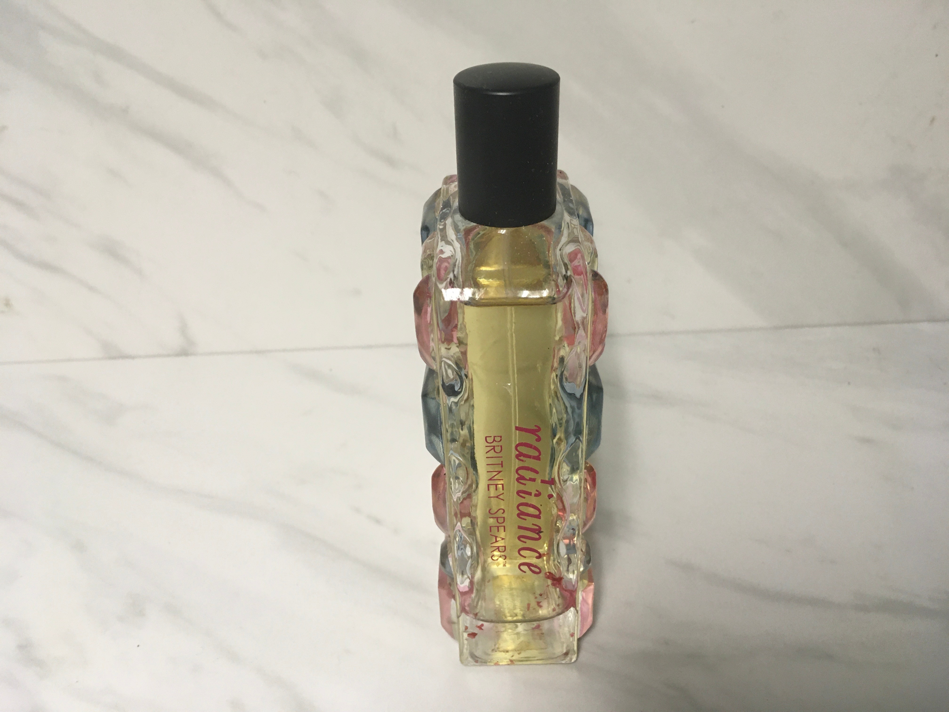 Radiance by Britney Spears: A Floral Fruity Glow in 3.3 oz - photo 4