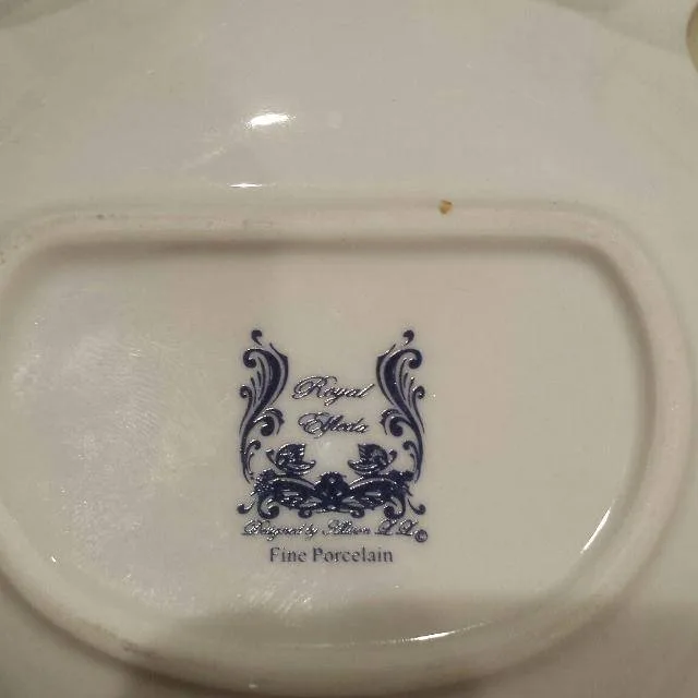 Royal Etleda Fine Porcelain Egg Dish Vintage Kitchenware image indicator(2)