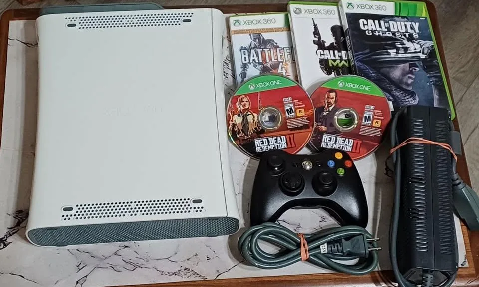XBOX 360 Bundle with Controller and Games thumbnail