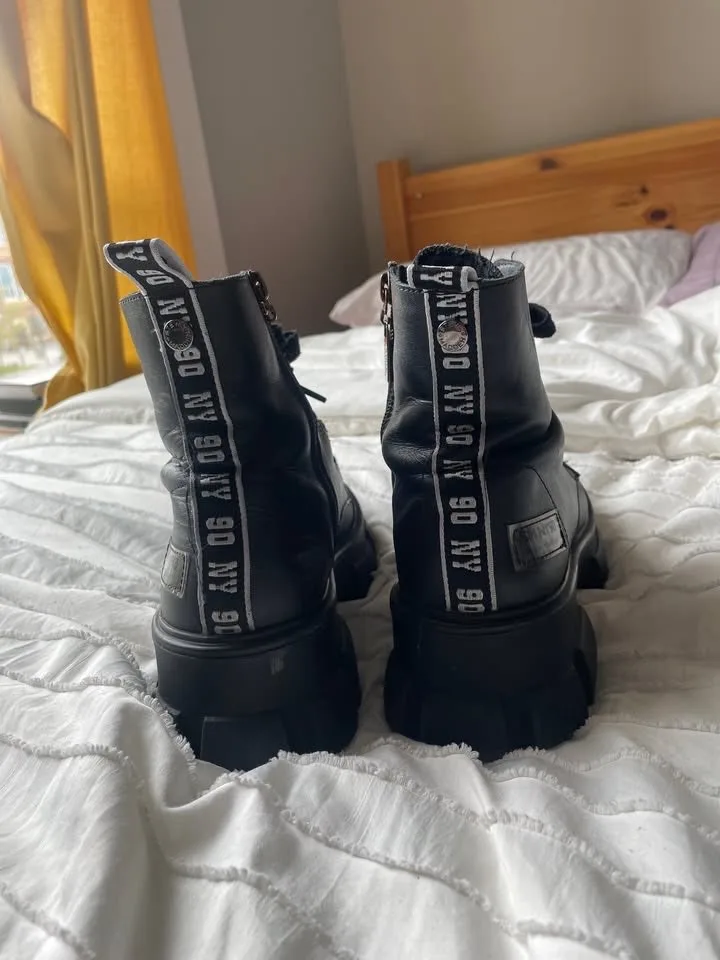 Steve Madden Boots image indicator(5)