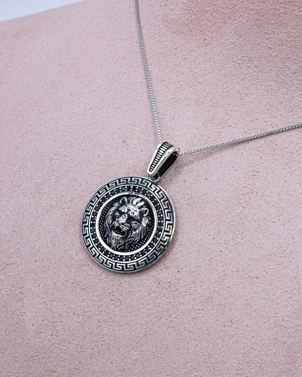925 Sterling Silver Lion Head Medallion Pendant