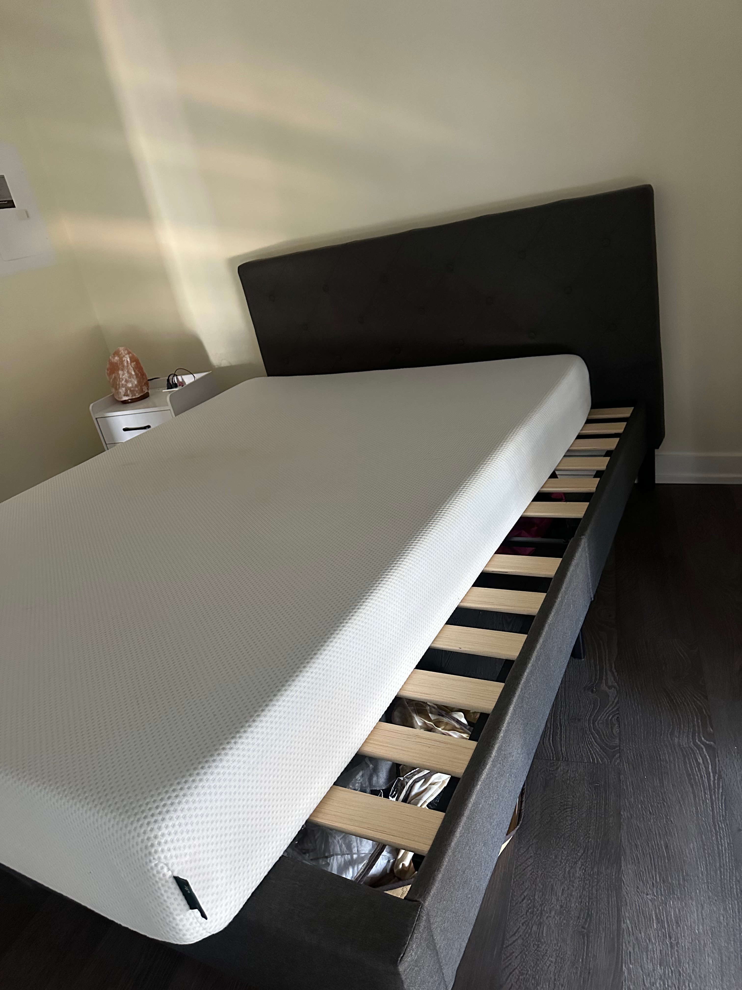 Queen size Mattress - 10 years warranty 8inch cooling gel foam