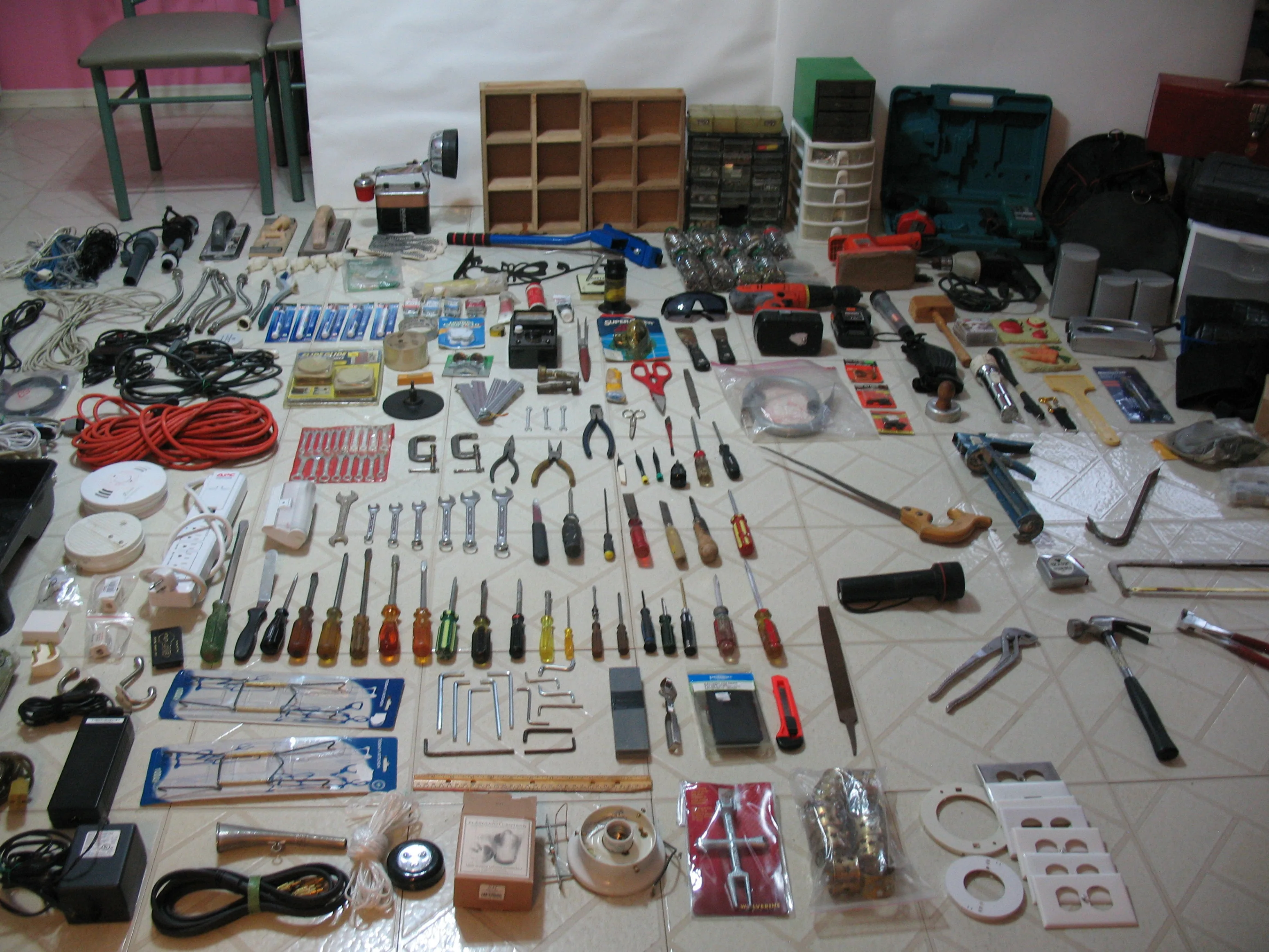 5 Power Tools, 350 Hand Tools/Accessories, 1000's of Fasteners image indicator(10)