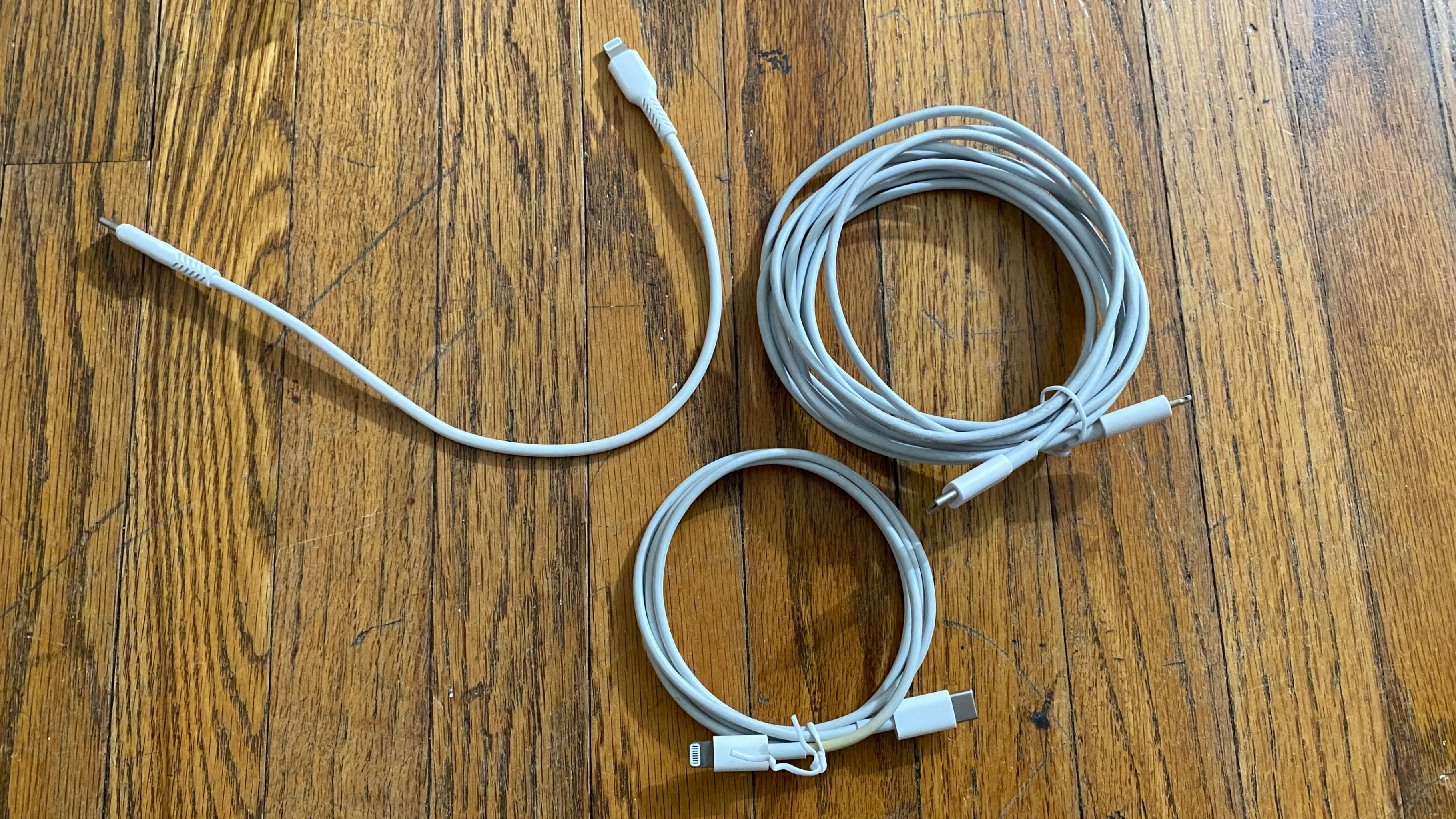 Usb-C to lightning bolt thumbnail
