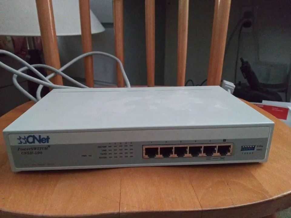 CNet powerswitch cnsh-500 5 port 100/10 switch. thumbnail