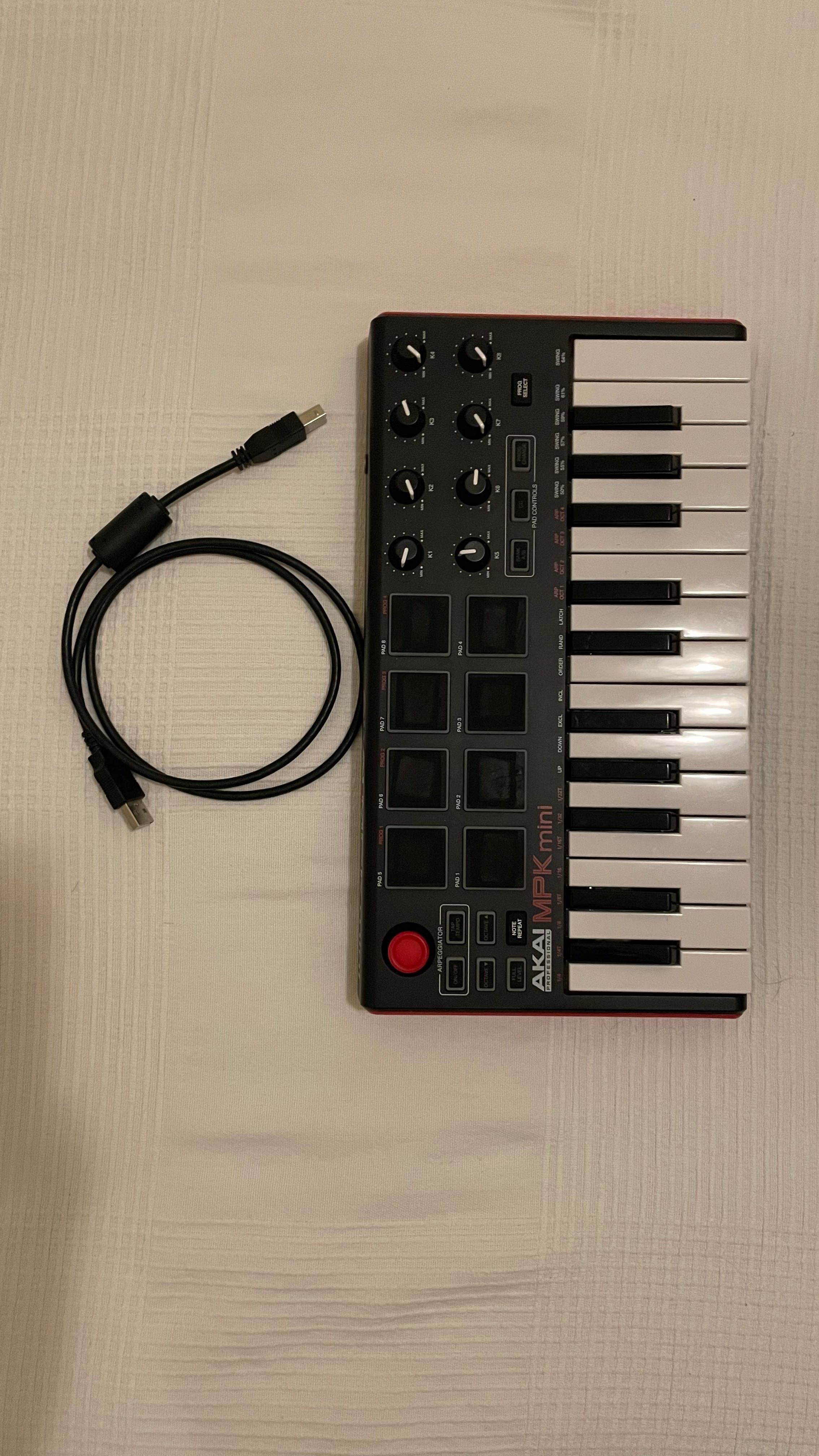 Akai MPK Mini MKII – Great Condition (One Key Needs Minor Fix) - photo 2