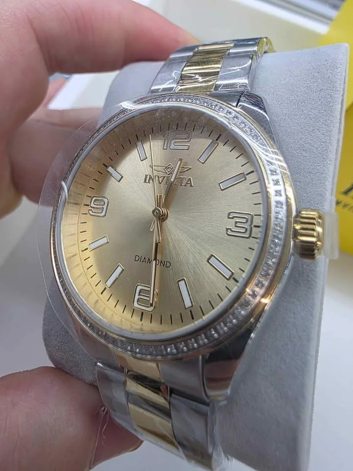 Brand New Invicta 36mm Quartz watch thumbnail