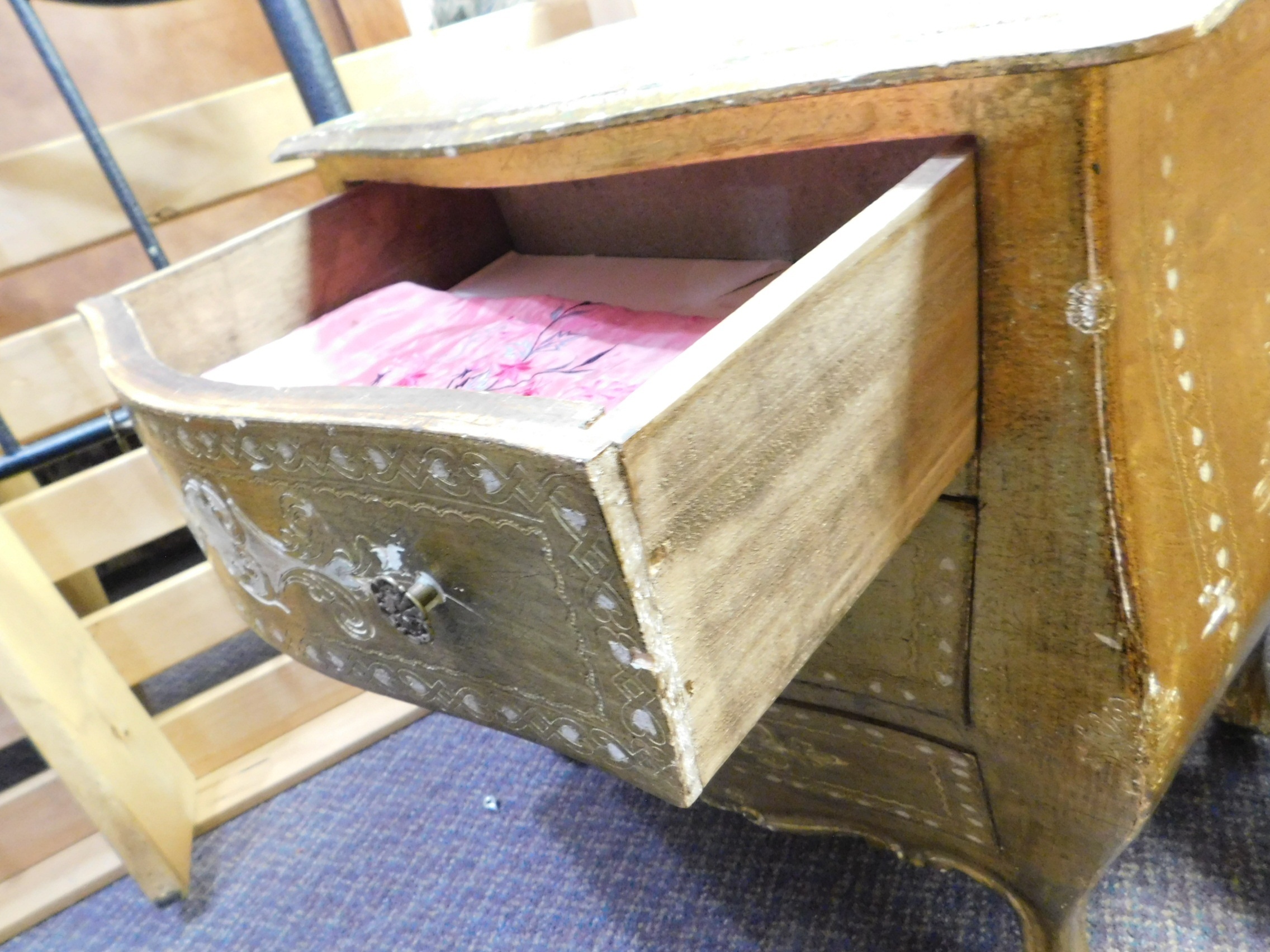 Rustic Floral Carved Cabinet – Vintage Charm in Every Detail - photo 5