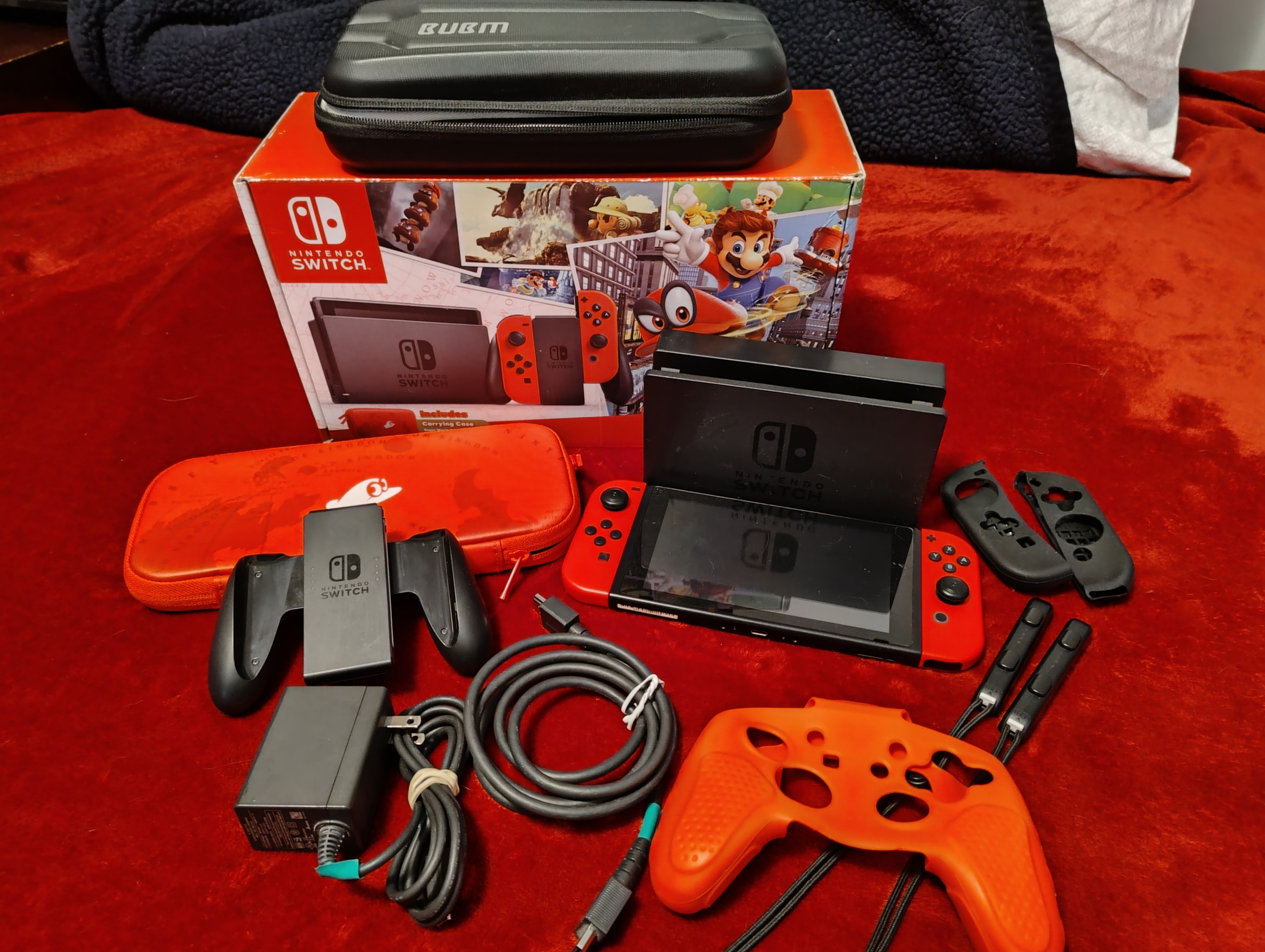 Nintendo Switch - Super Mario Odyssey Edition $150!! (RARE) - photo 2