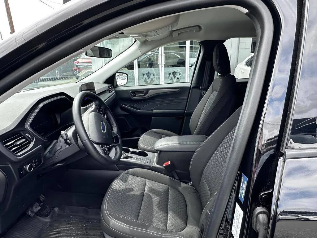2024 Ford Escape *LOWEST PRICE LOWEST MILEAGE* image indicator(3)