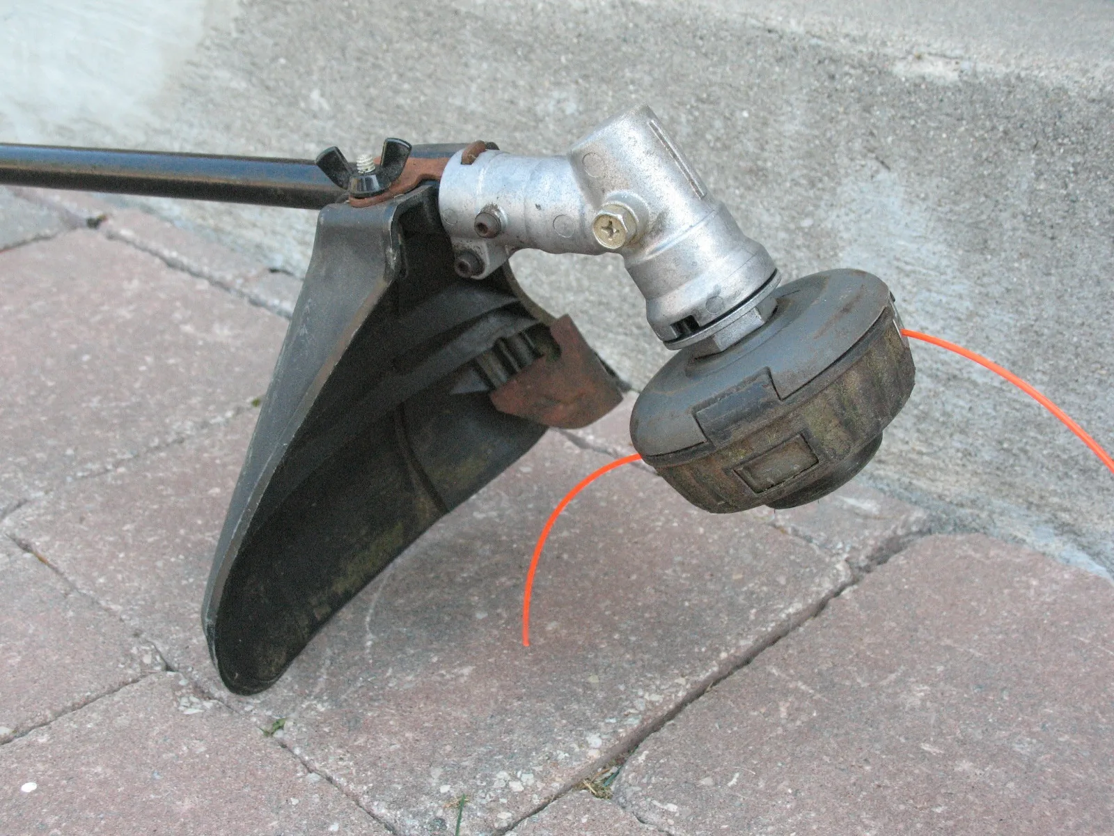 Weed Eater Gas Powered String Grass Trimmer image indicator(2)