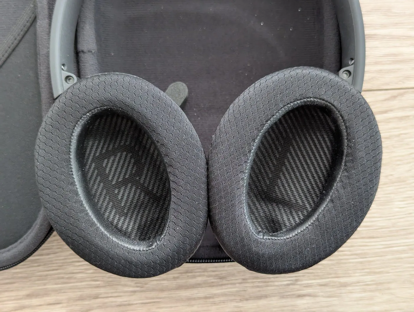 Bose QC35 II Headphones, Black image indicator(2)