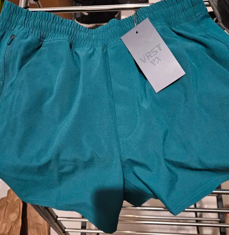 Vrst Men Gym Shorts 5" length - Size Small