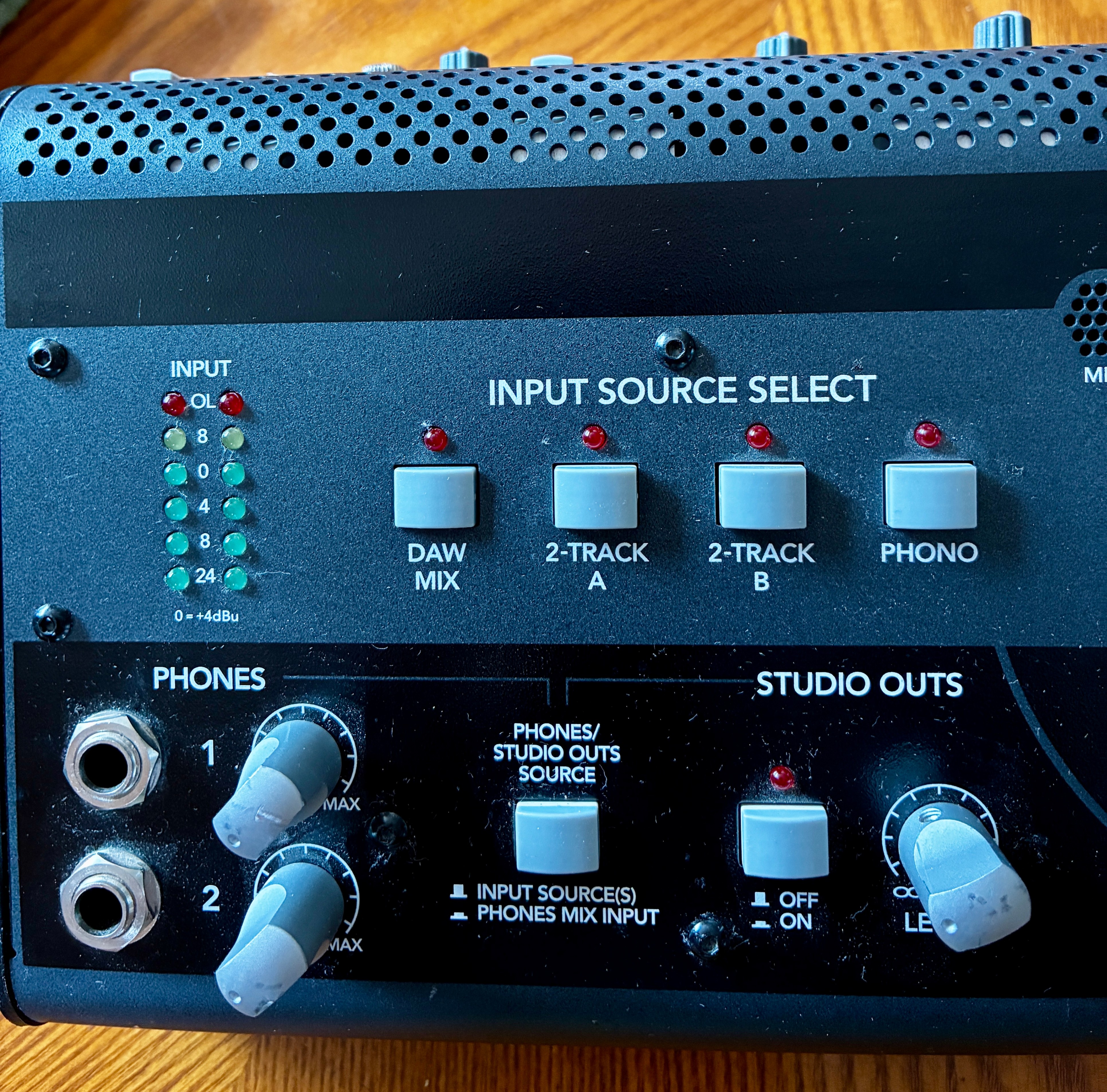 Mackie Big Knob Studio Command System - photo 4