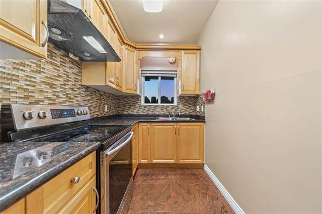 Richmond grand house single room for rent image indicator(2)