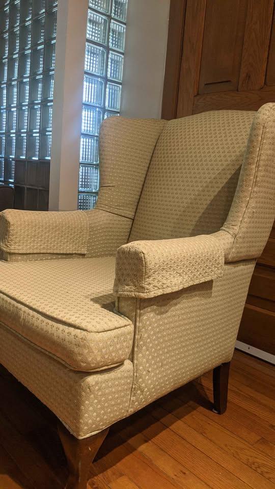 x2 Green Vintage Upholstered Wing Back Chairs - Cherry - photo 3