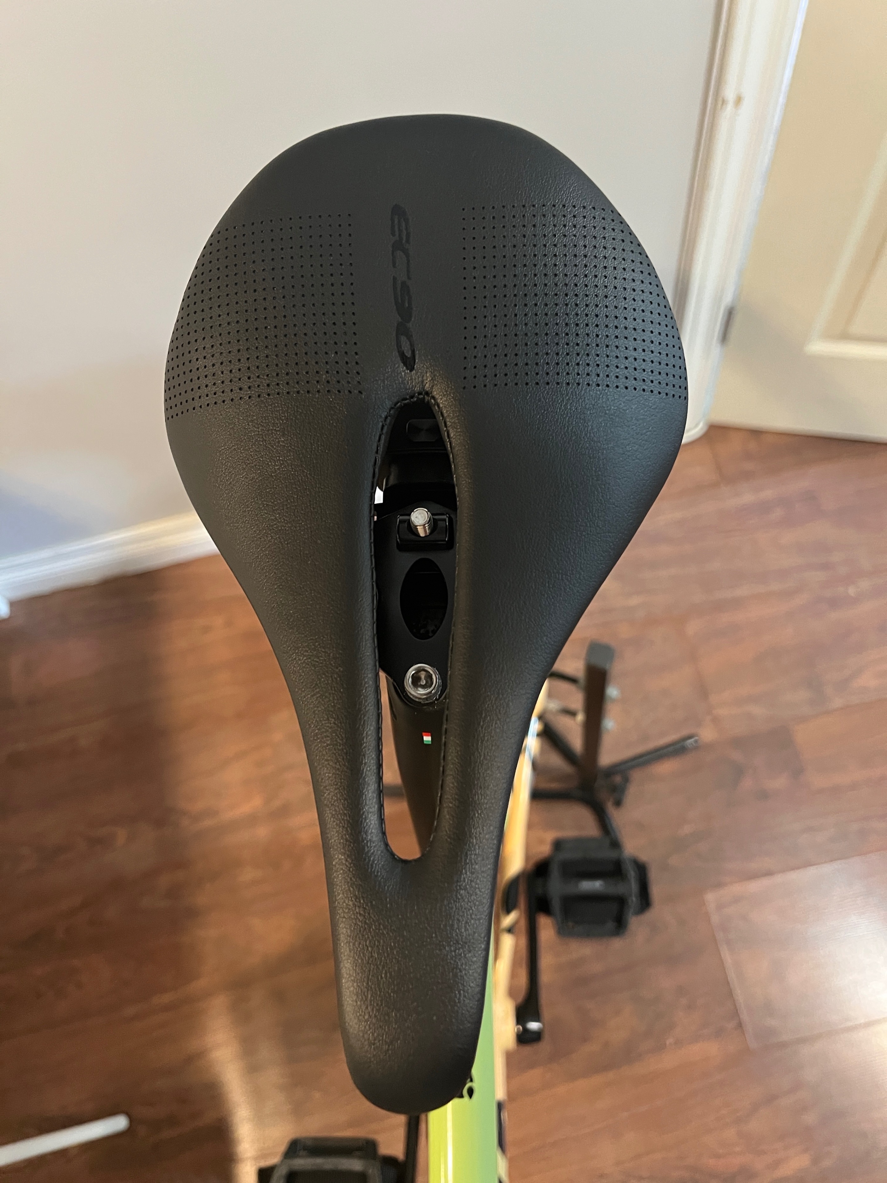 Bike Carbon Saddle Seat EC90