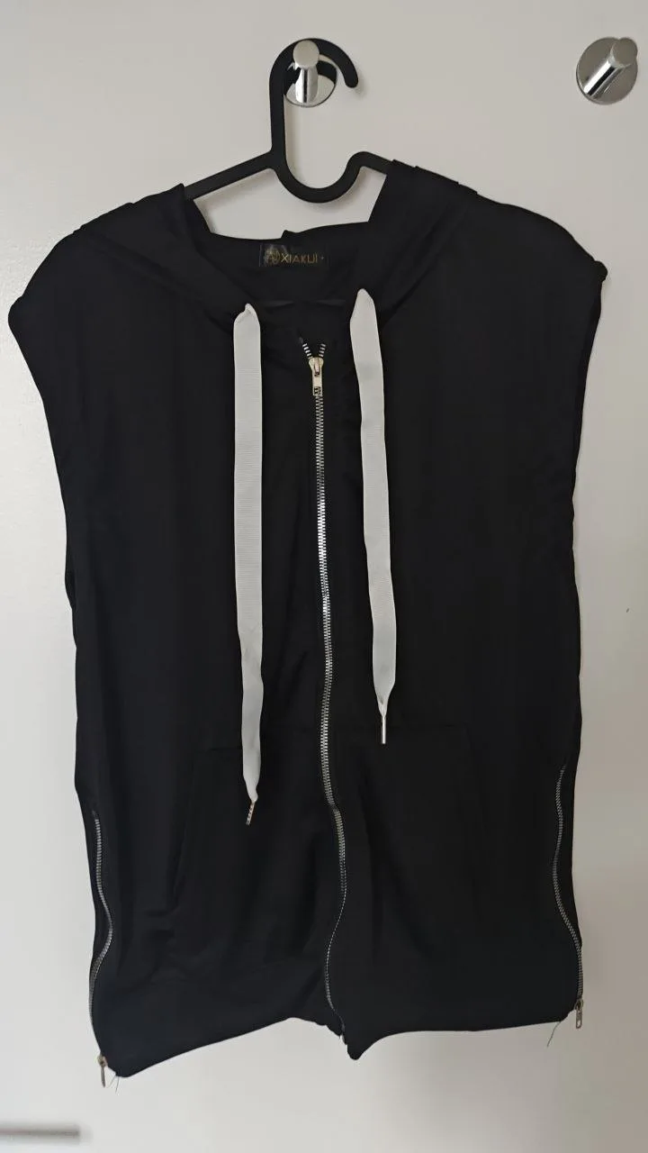 Black Sleeveless Zip Hoodie (Size S/M) thumbnail