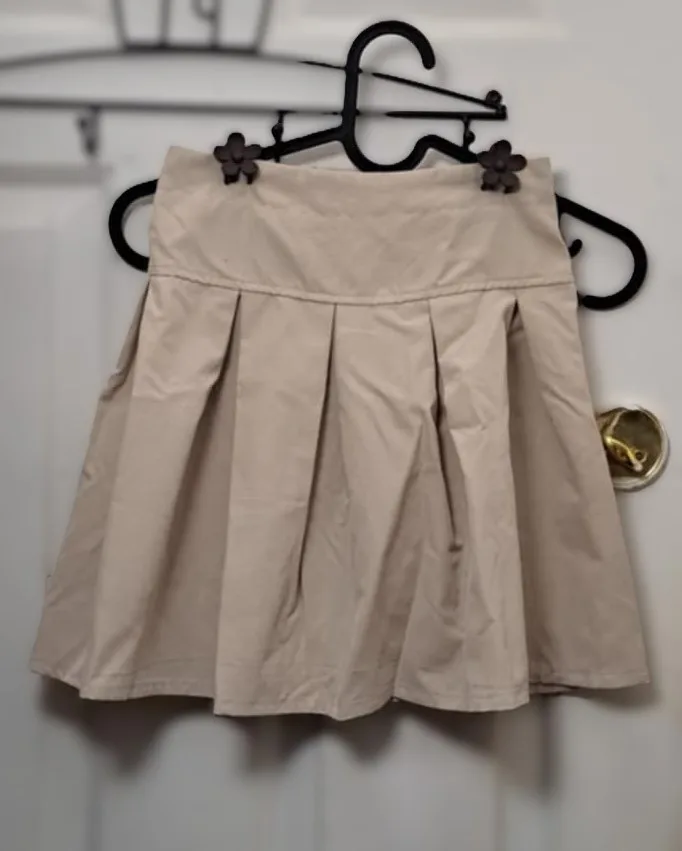 New Old Navy Blouse & Shein Skirt image indicator(3)