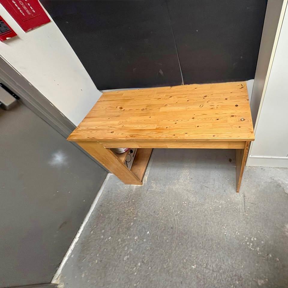 Wood Desk 🥕
