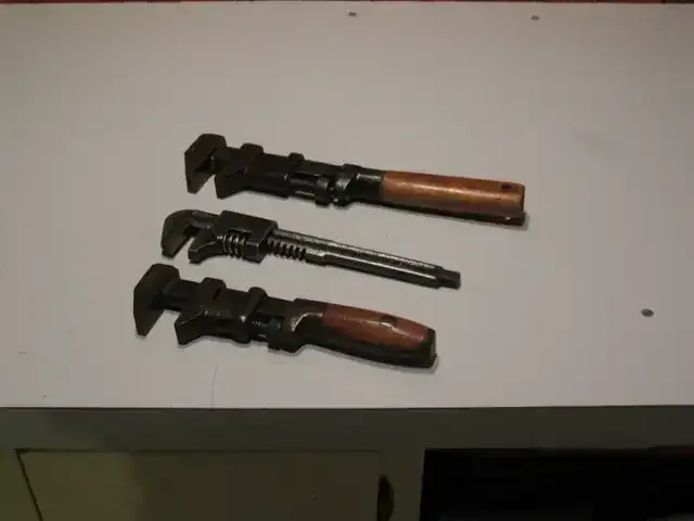 3 Vintage Adjustable Pipe Wrenches image indicator(3)