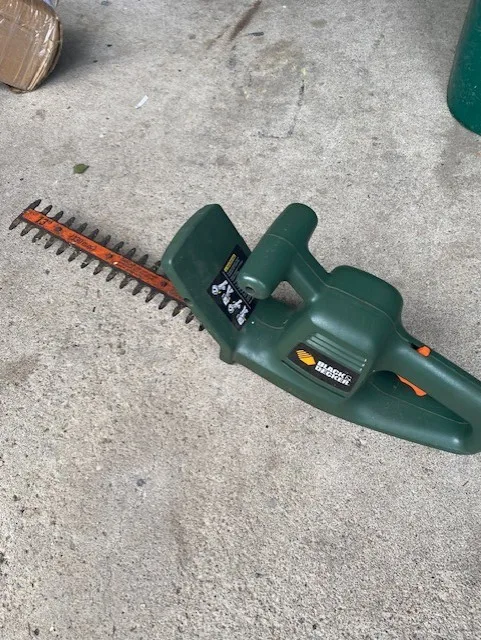 Black & Decker Electric Hedge Trimmer thumbnail
