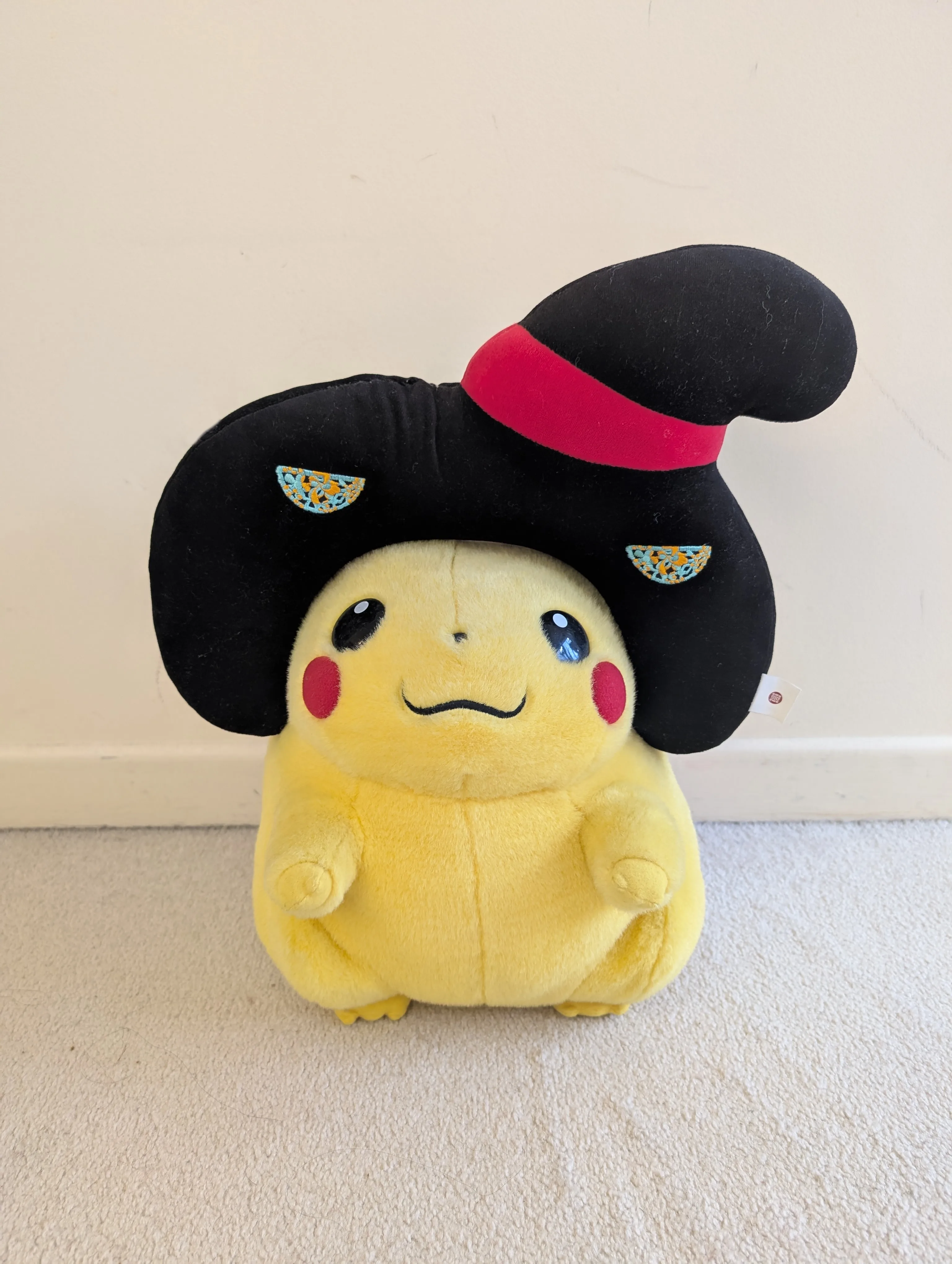 Drop-Horse Knot Hairstyle Neck Pillow (Pikachu not included)