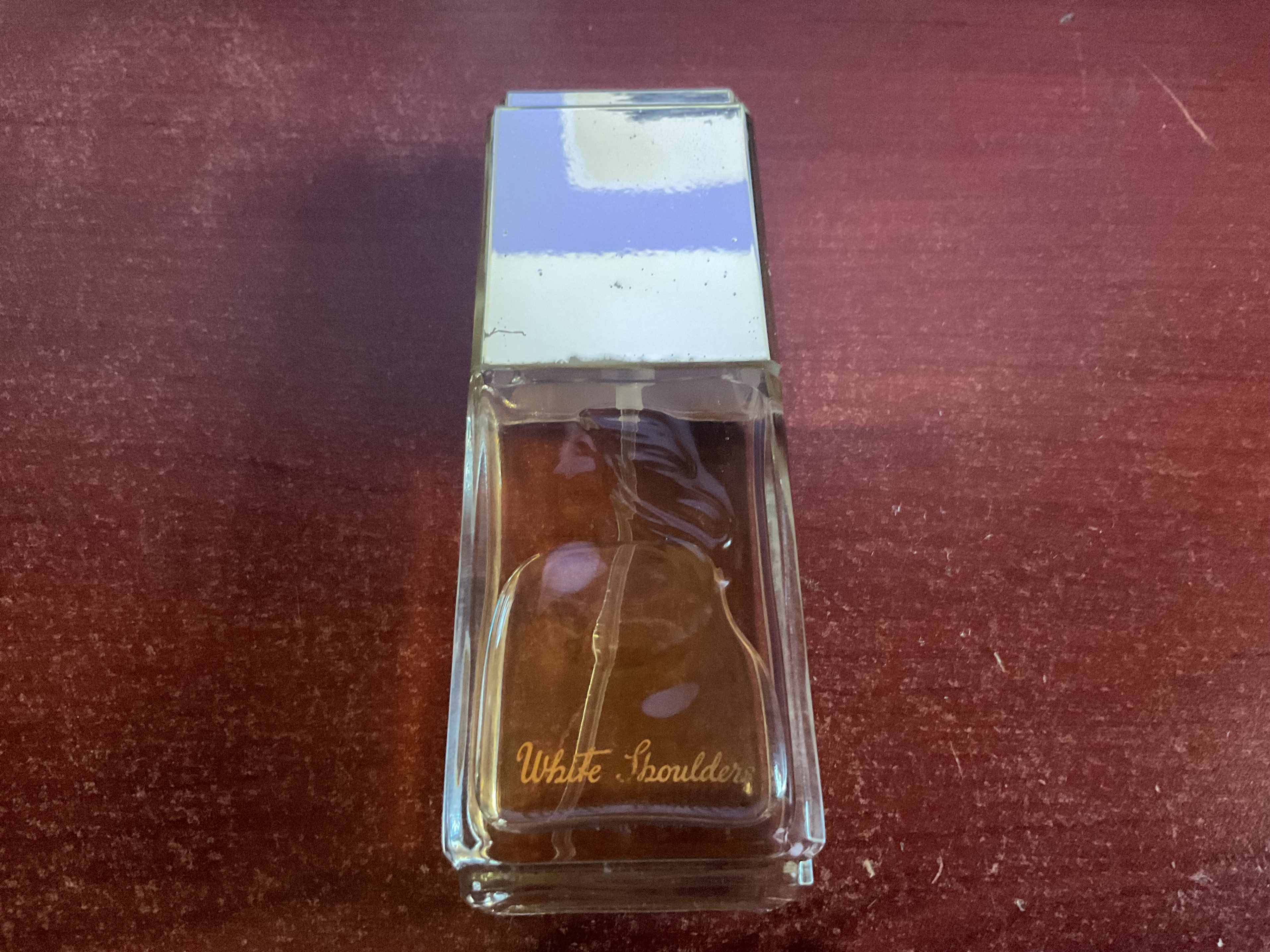 Timeless Elegance: White Shoulders Cologne 1.5oz Rare Gem - photo 2