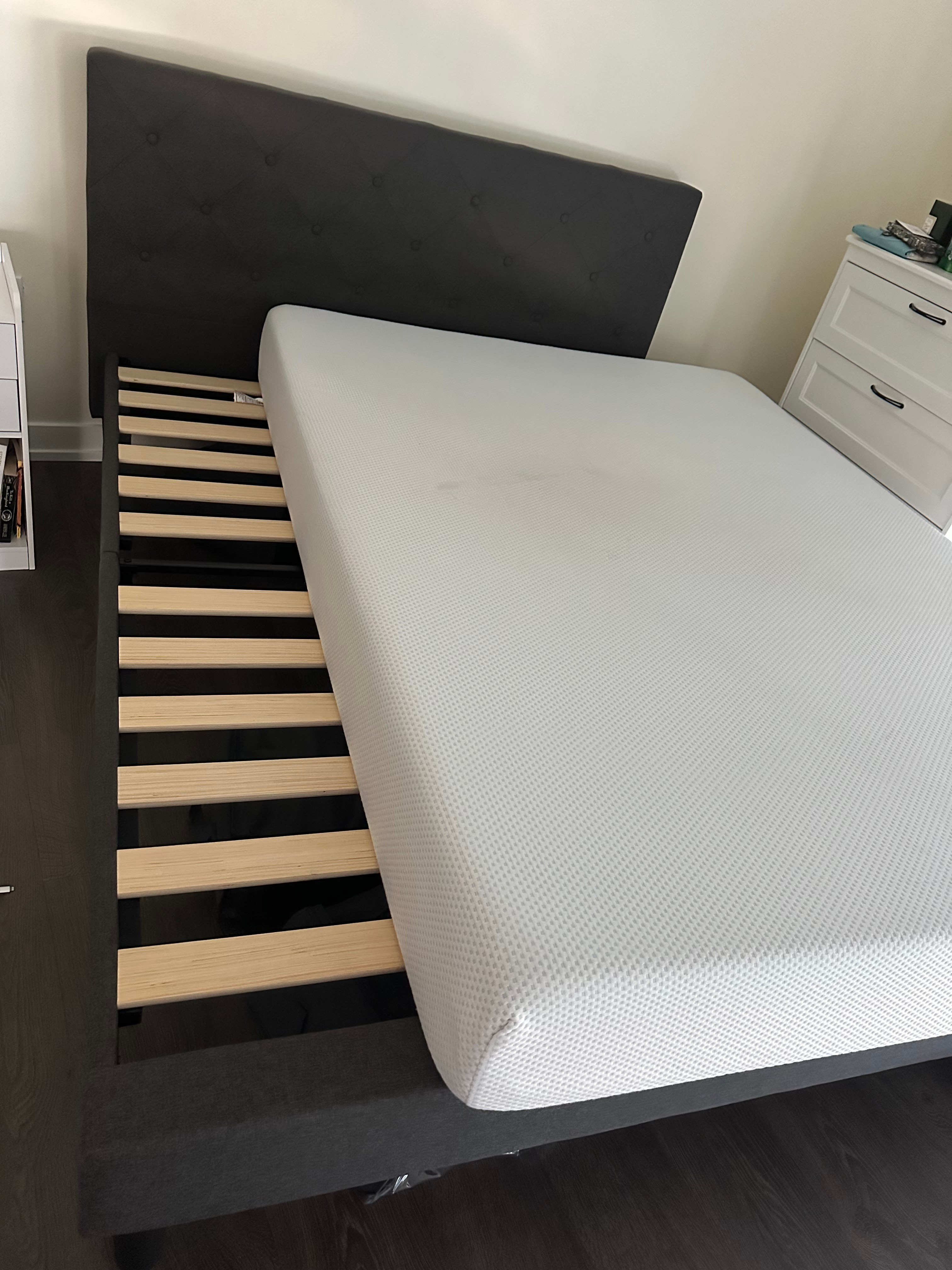 Queen size Mattress - 10 years warranty 8inch cooling gel foam - photo 2