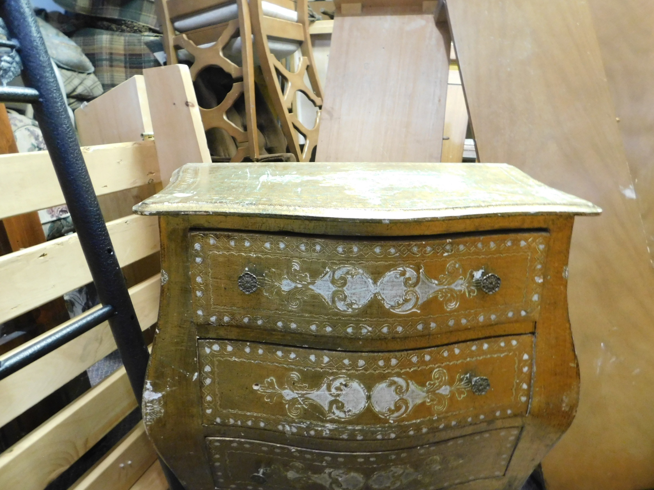 Rustic Floral Carved Cabinet – Vintage Charm in Every Detail - photo 3