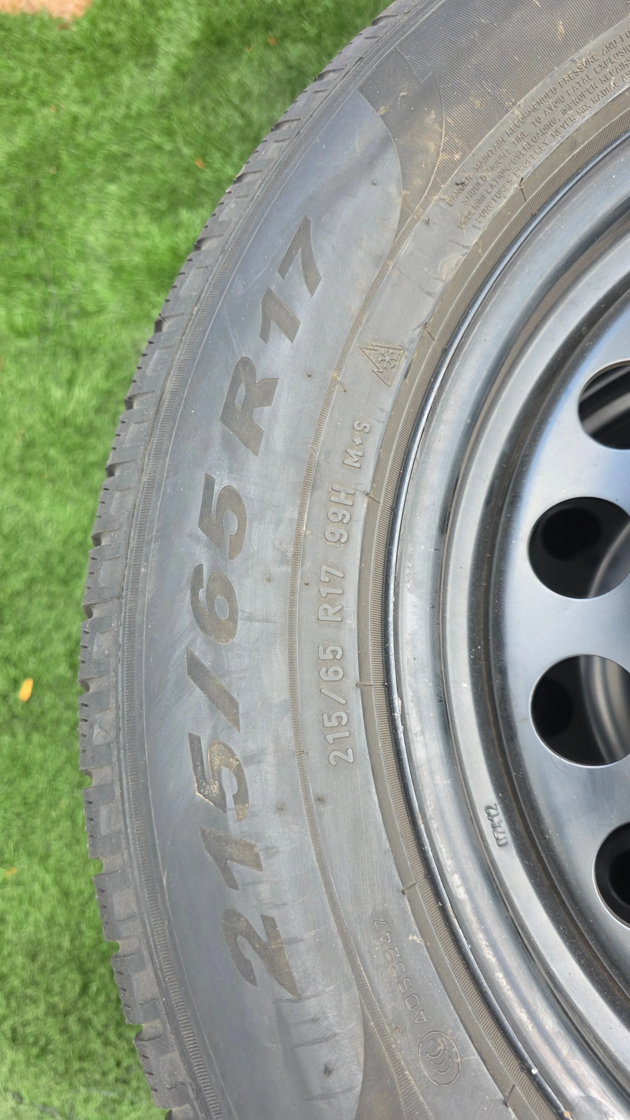 215/65/17 Pirelli winter tires with VW OEM steel rims 5x112 image indicator(2)