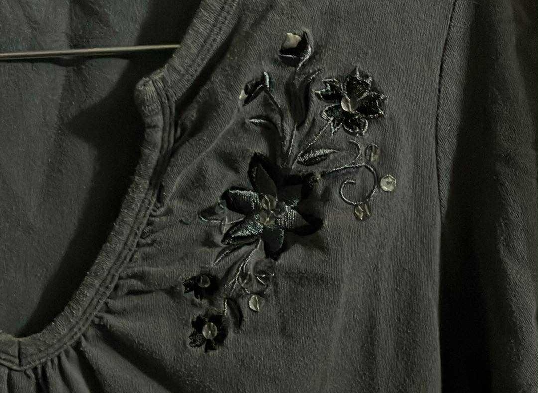 Women Top Grey with Flower - Size 1X - photo 2