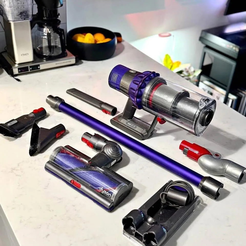 Dyson v10 + accessories kit! Like new! thumbnail