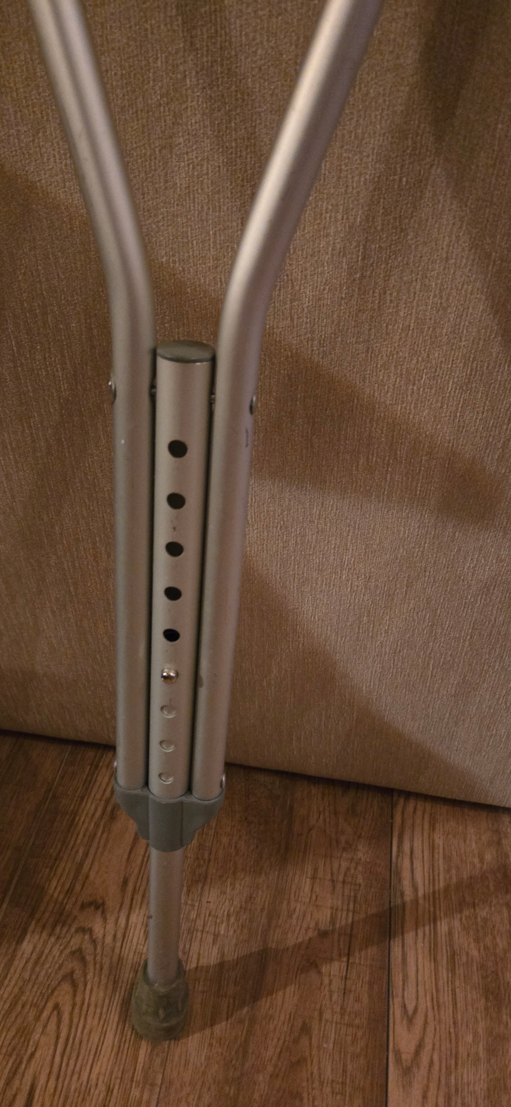 Crutches for 5'2" to 5'10"" - Used like new - photo 4