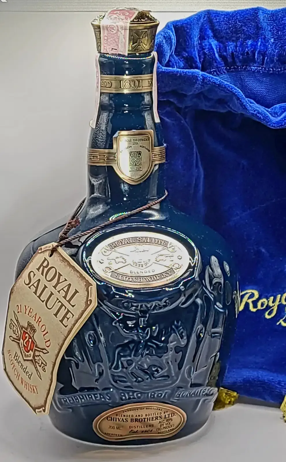 Royal Salute whisky (sapphire) bottle (Stock: 1 left) image indicator(2)