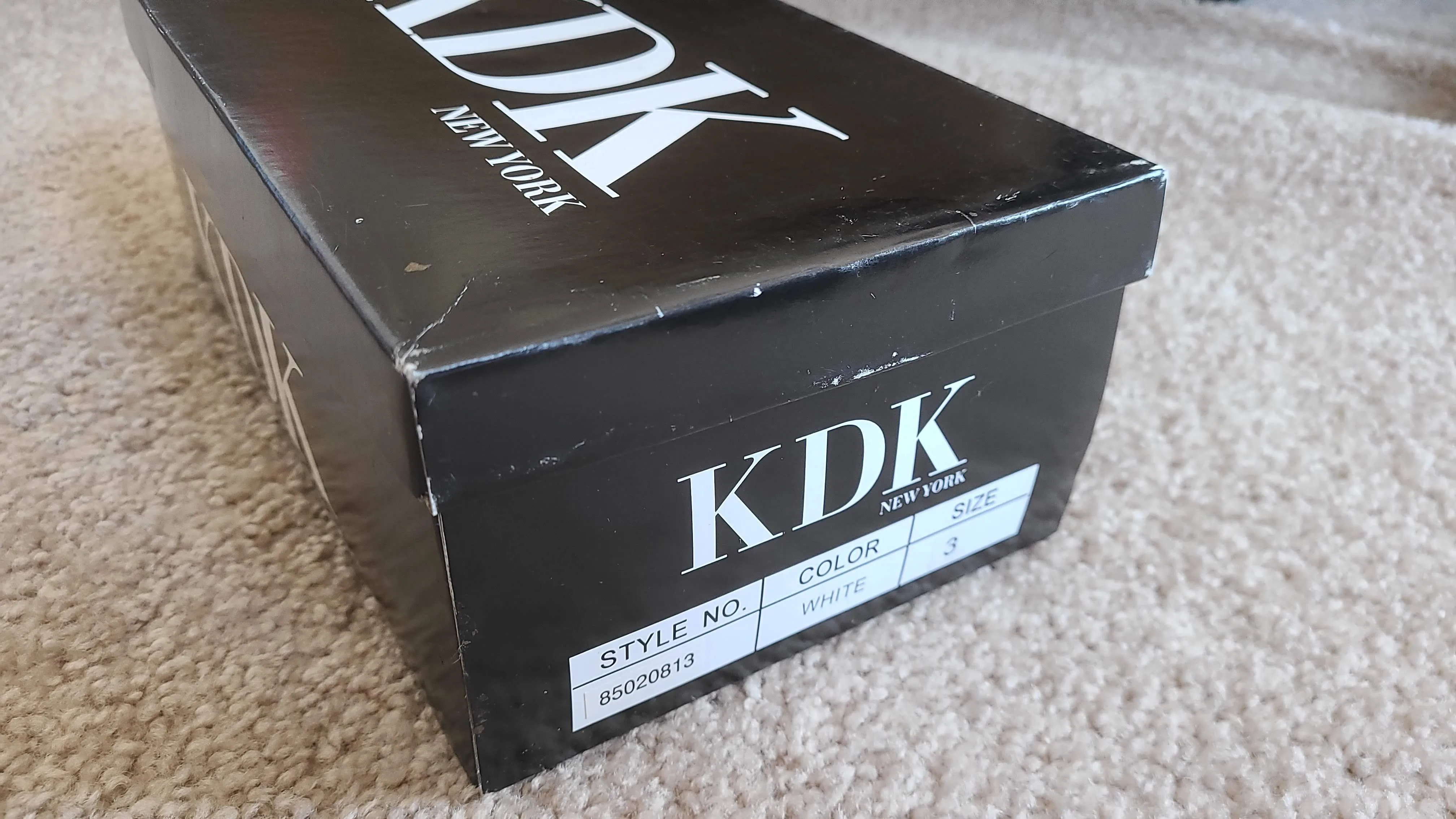 KDK New York Girls' White Dress Shoes, Size: Youth 3 image indicator(6)