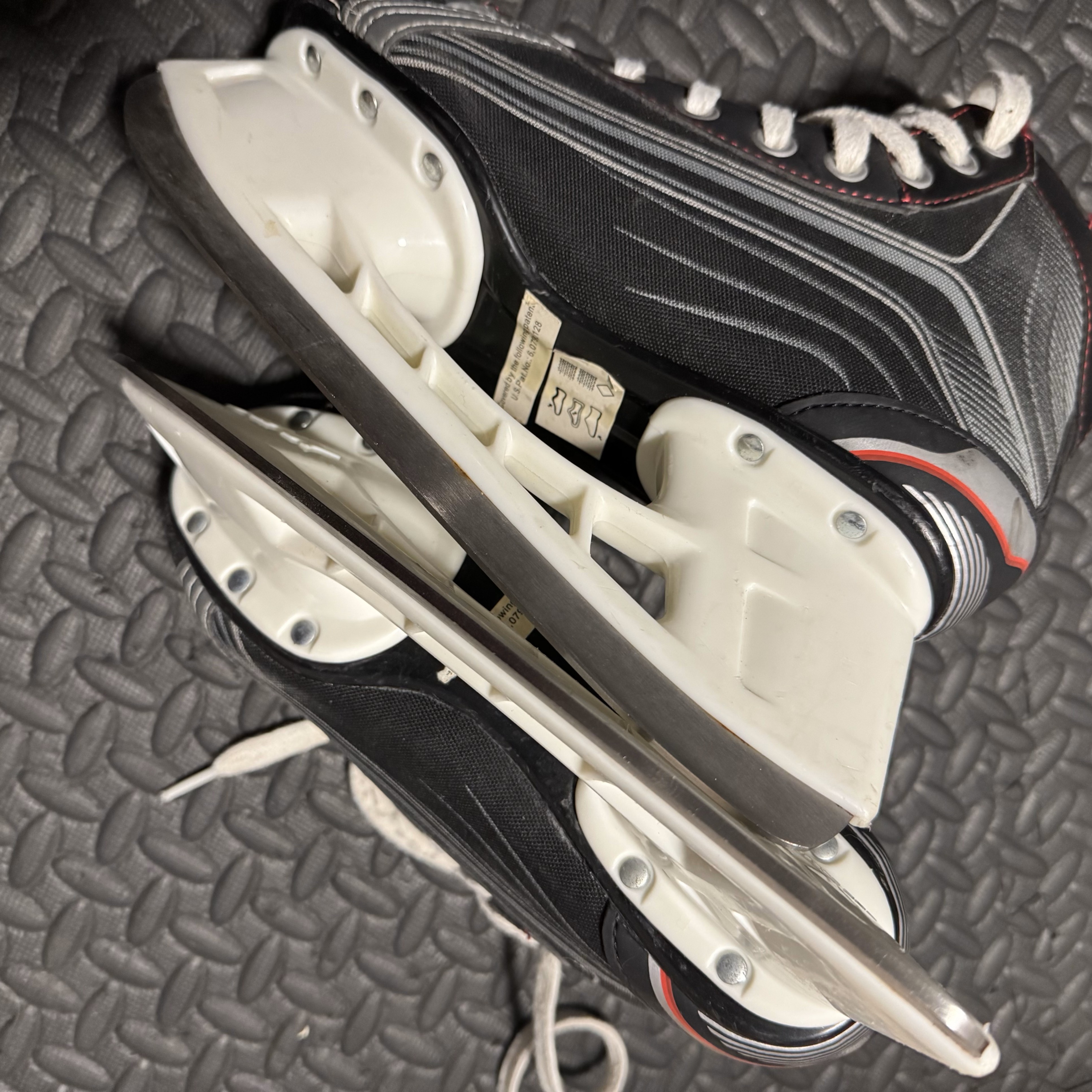 Bauer Vapor X200 Hockey Skate, Intermediate, Size 5 - photo 3