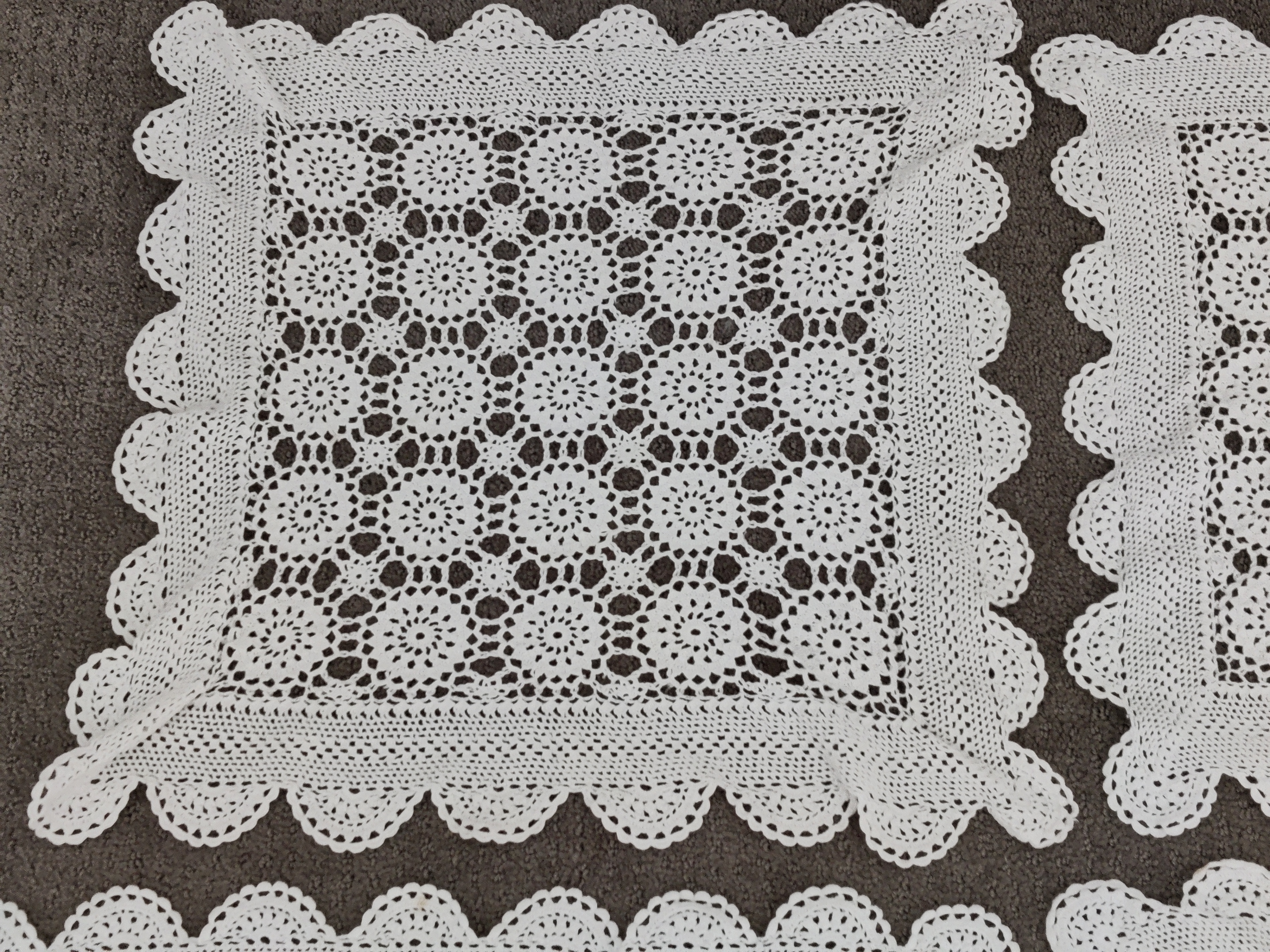 6 Crochet Lace Doilies Centerpiece Table Mats / Doily Placemats - photo 2