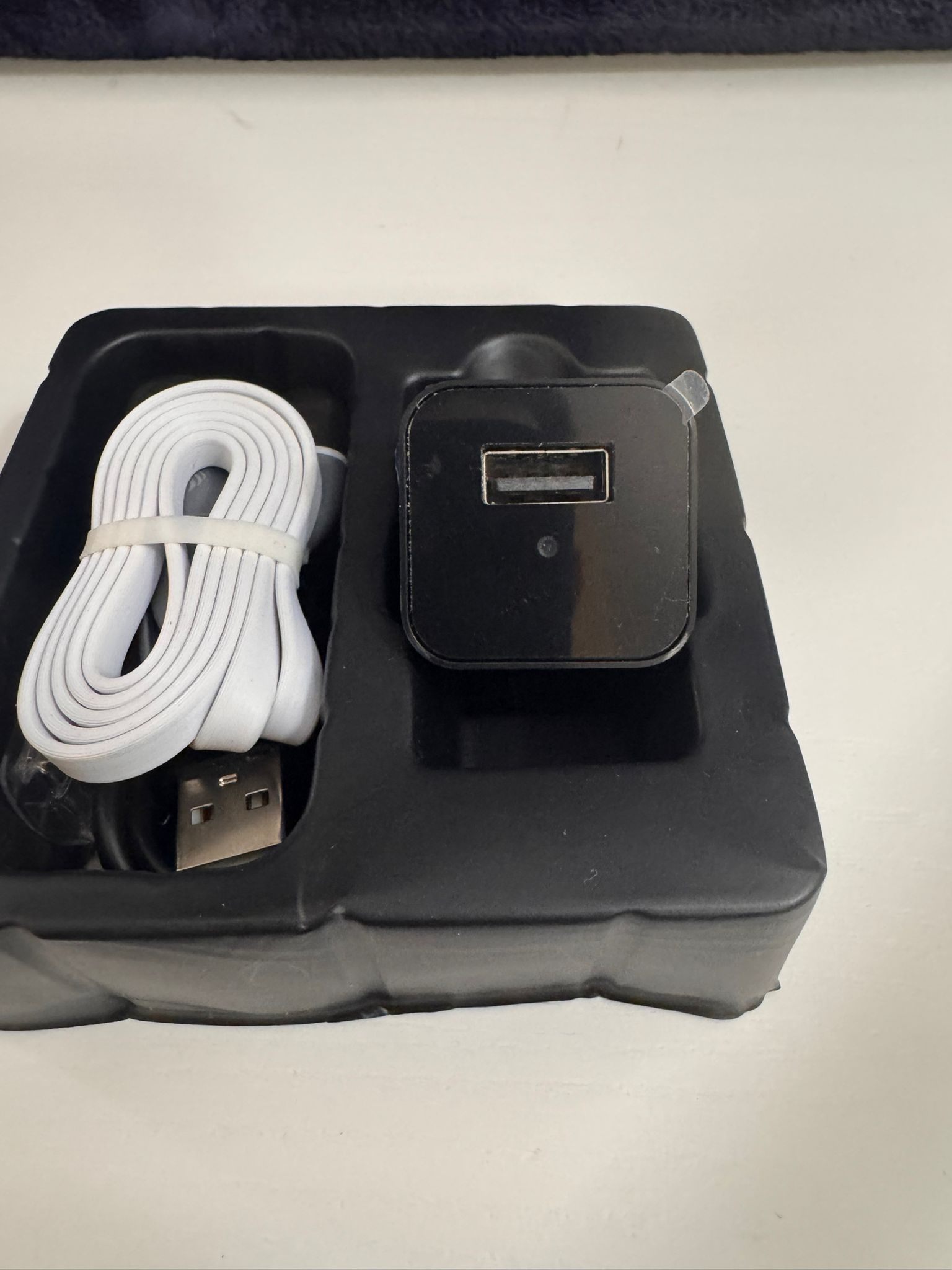 Open to offer - DivineEagle Spy Cam USB Wall Charger Hidden - photo 4