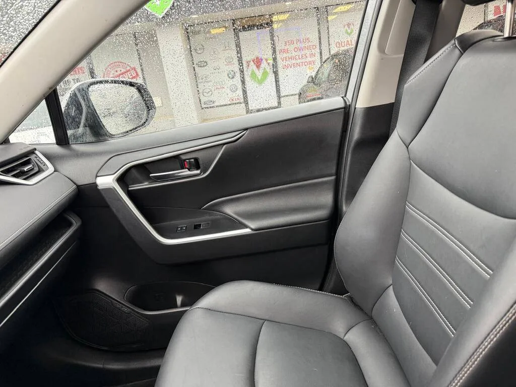 TOYOTA RAV4 *LIMITED TIME OFFER* image indicator(3)