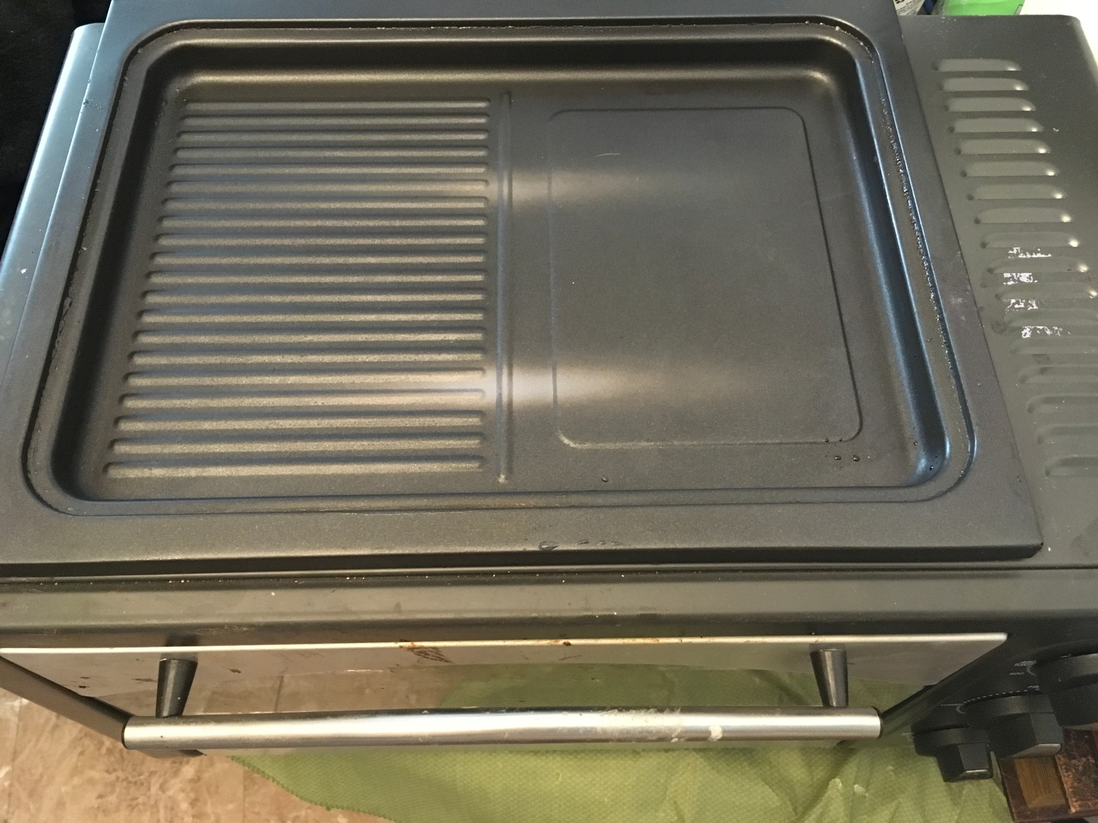 Ginny's Convection Oven with Top Cooking Surface, Classic Model - photo 3