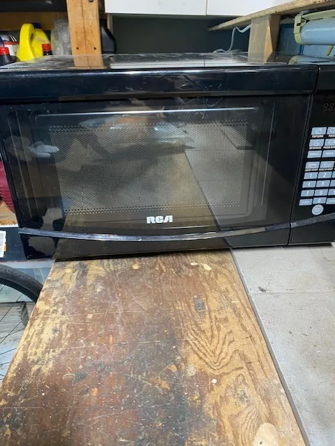 RCA Microwave Model RMW733-Black thumbnail