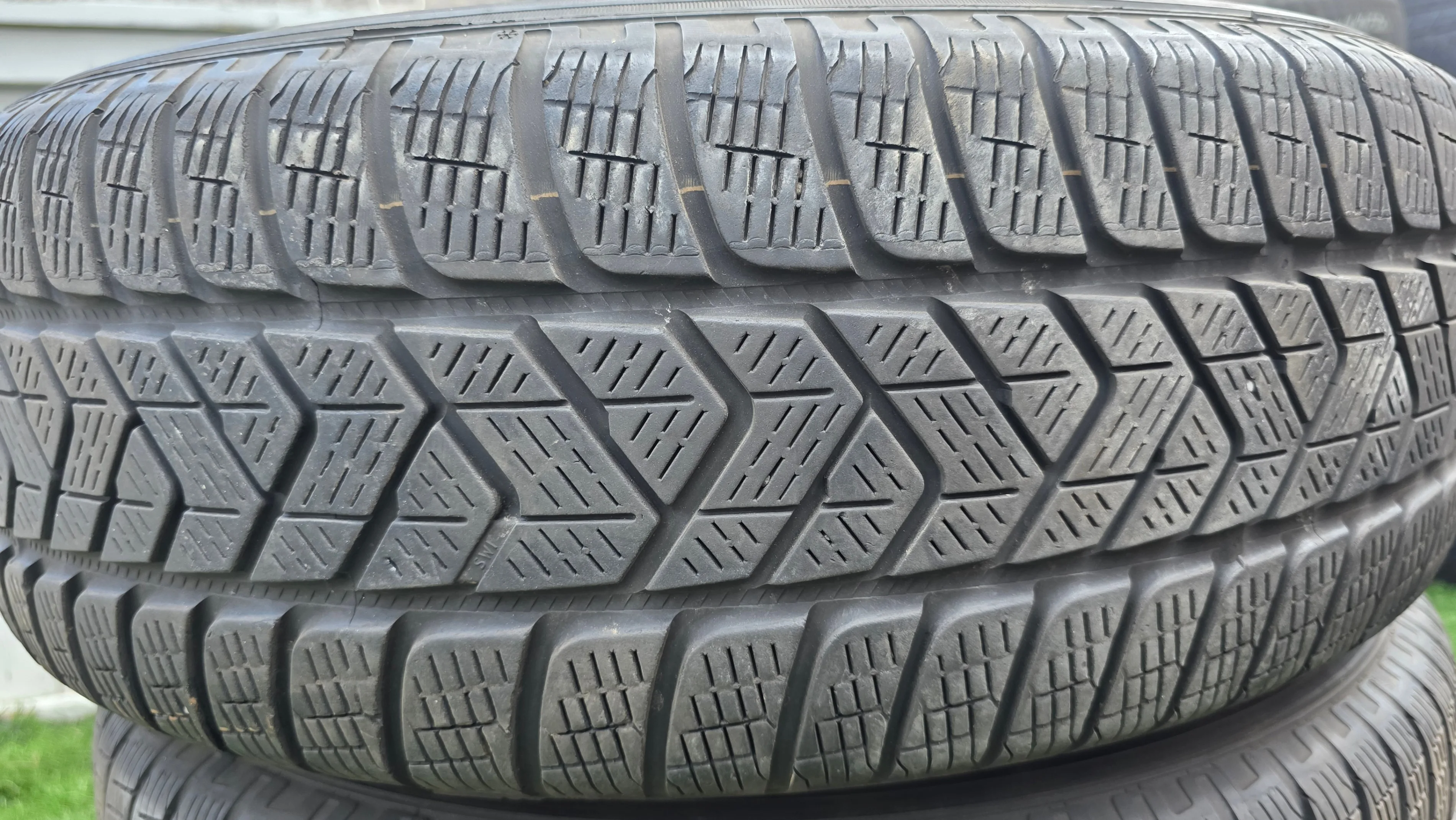 215/65/17 Pirelli winter tires with VW OEM steel rims 5x112 image indicator(5)